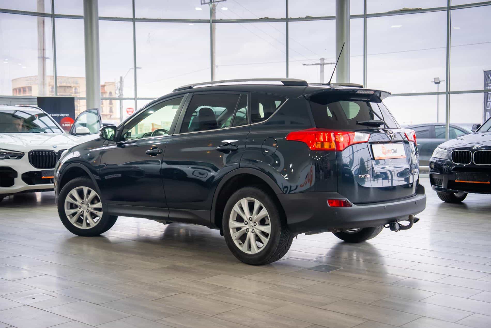 Toyota RAV4  - Imagine 7