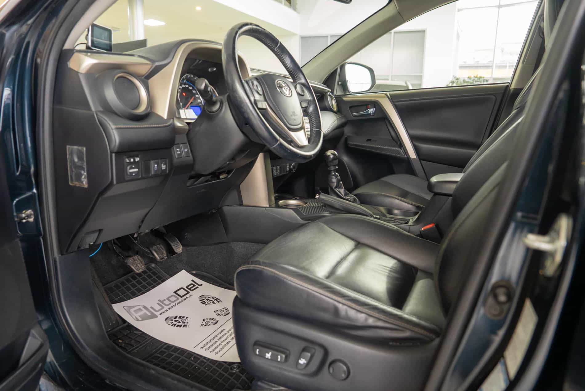 Toyota RAV4  - Imagine 16