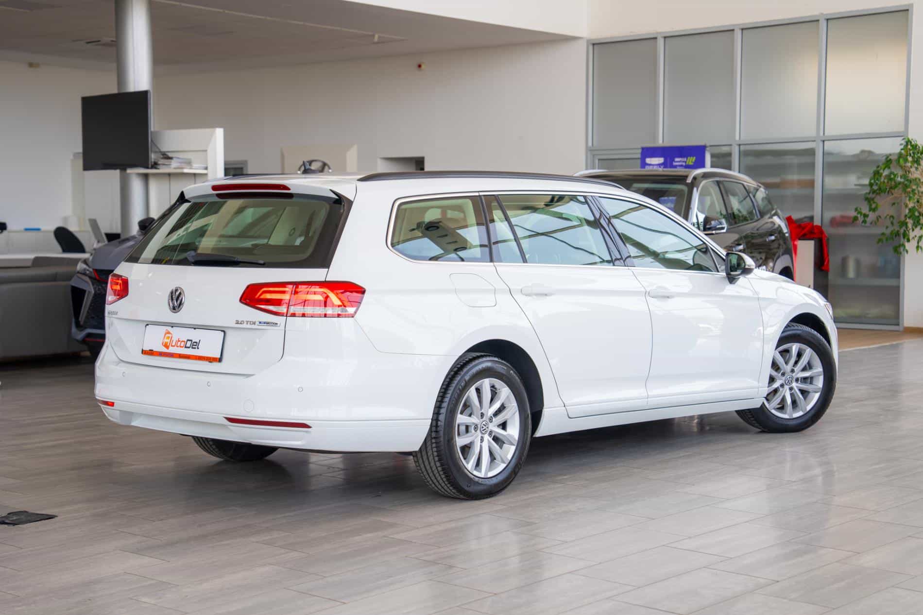 Volkswagen Passat Variant 2.0TDI DSG "Comfortline" - Imagine 8