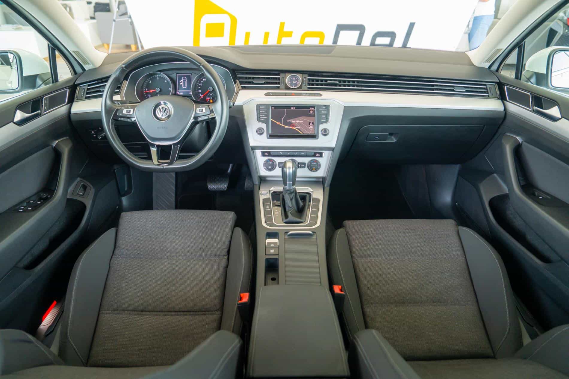 Volkswagen Passat Variant 2.0TDI DSG "Comfortline" - Imagine 11