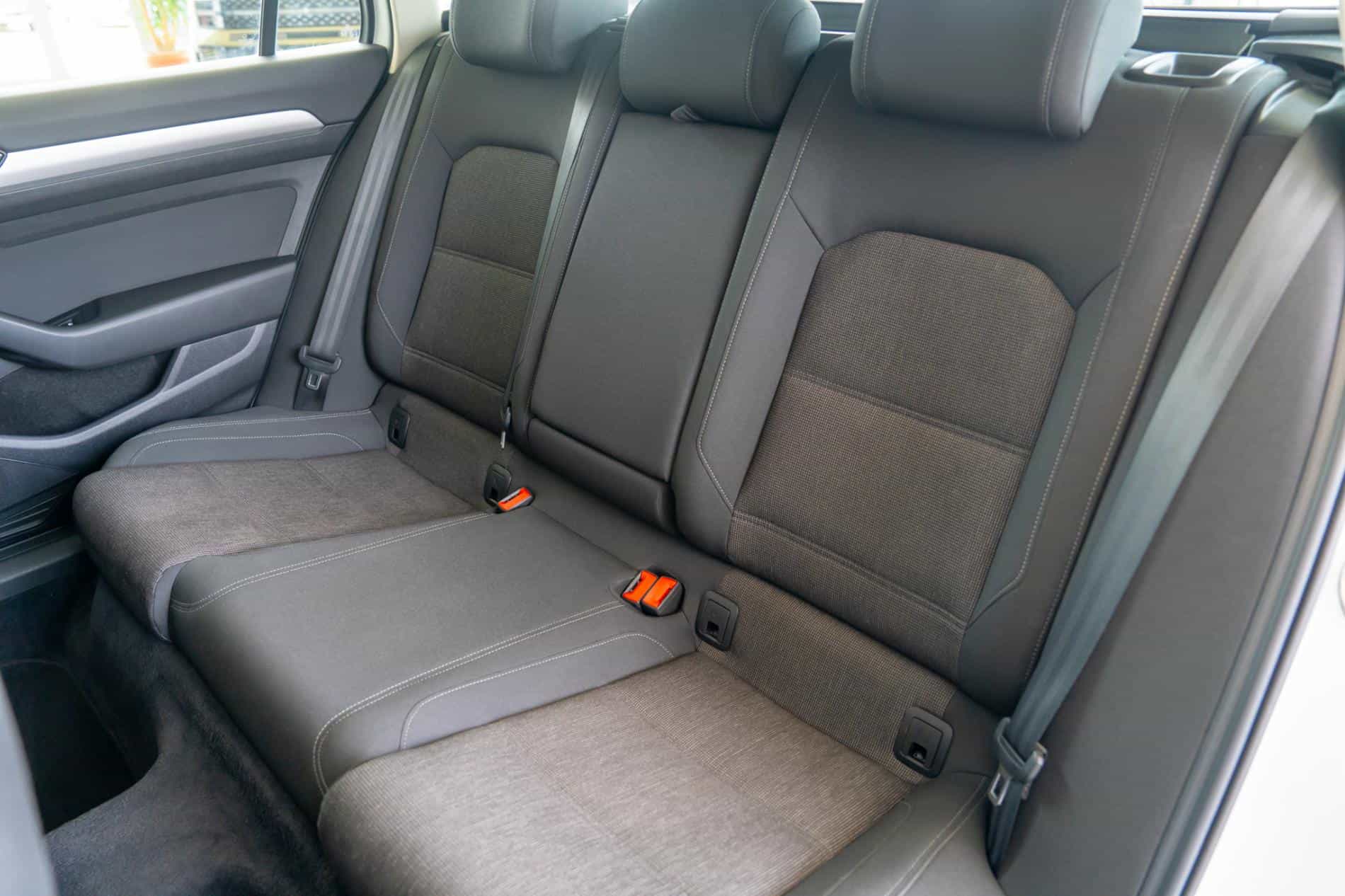 Volkswagen Passat Variant 2.0TDI DSG "Comfortline" - Imagine 19